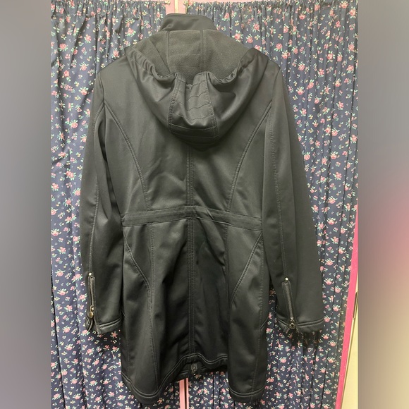 Laundry RainCoat - Picture 2 of 4